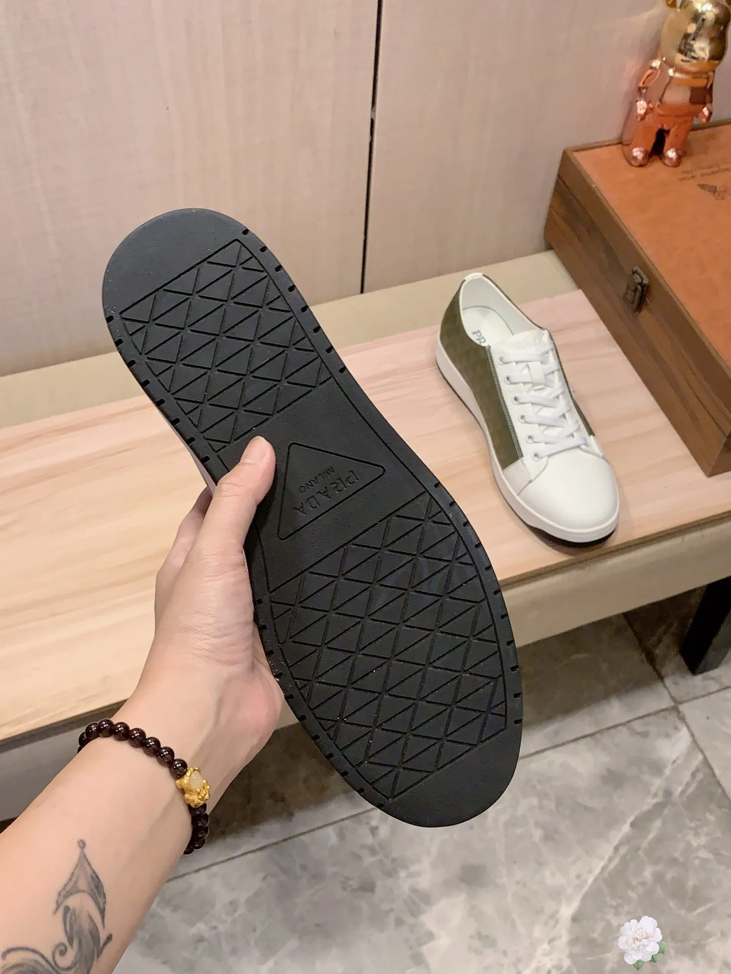 Men's Men's Shoes💰420💰💰🎩🎩[Lightning][Lightning] "PRADA*" The latest and most popular casual shoes, top brand [seduce] luxury~purchase, top~quality. [Strong] The upper is made of imported breathable cowhide with material ➕ breathable sheepskin lining (•) and fine workmanship. The original stylish and stylish soft rubber wear-resistant and non-slip outsole is light and comfortable on the feet. The real thing looks better when photographed in real life. No. 143: Code: 38-44, 45 can be customized, 3️⃣ colors are available